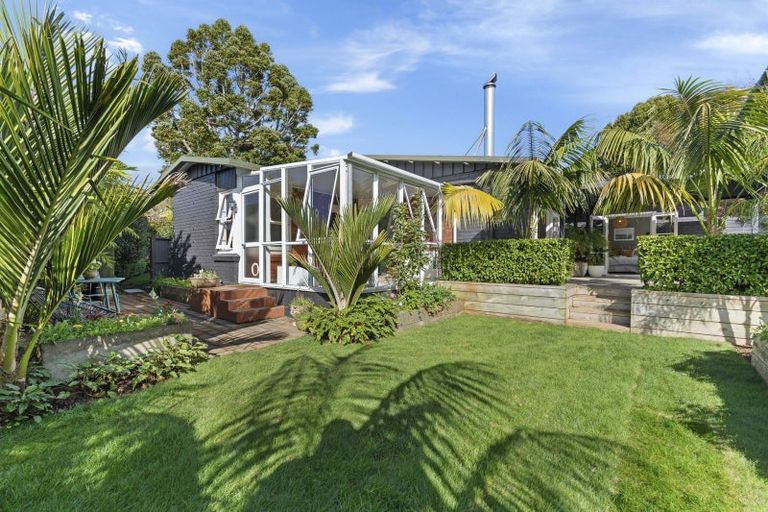 Photo of property in 222 Tukapa Street, Westown, New Plymouth, 4310