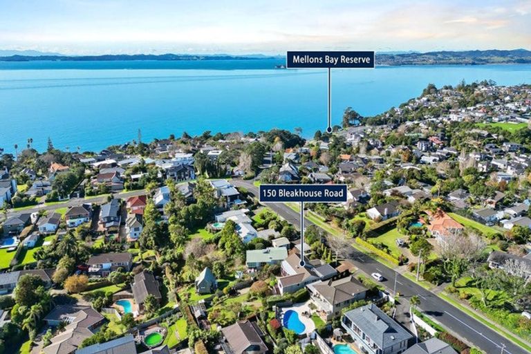 Photo of property in 150 Bleakhouse Road, Mellons Bay, Auckland, 2014