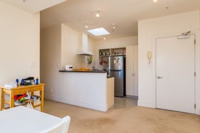 Photo of property in The Villas, 14/33u Hobson Street, Thorndon, Wellington, 6011