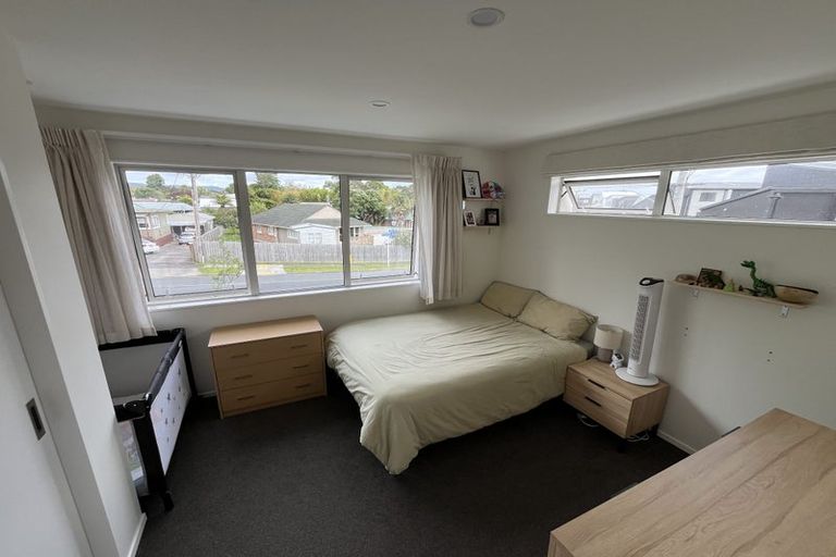 Photo of property in 325 Glengarry Road, Glen Eden, Auckland, 0602