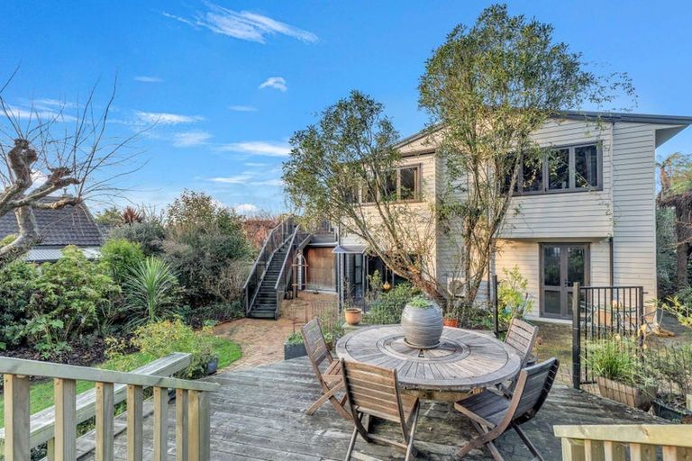 Photo of property in 27 Awatea Terrace, Lynmore, Rotorua, 3010