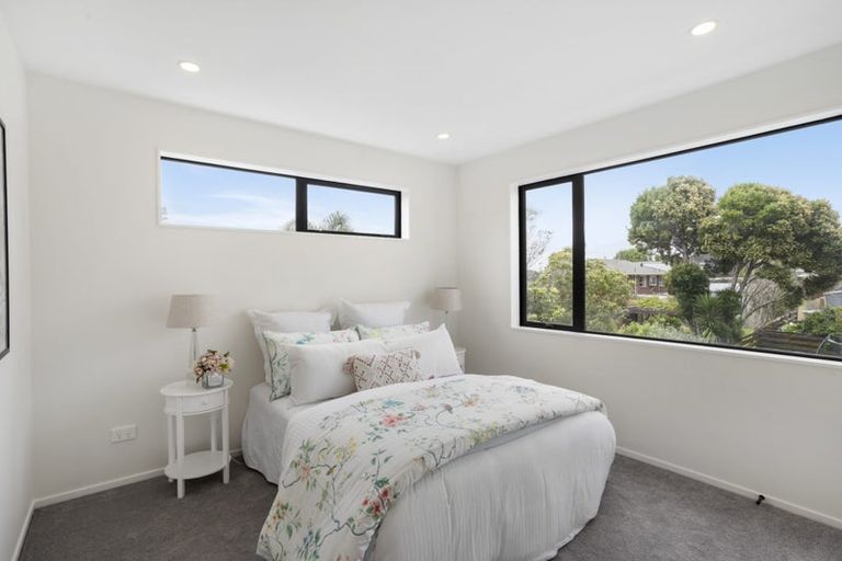 Photo of property in 21a Pipitea Place, Massey, Auckland, 0614