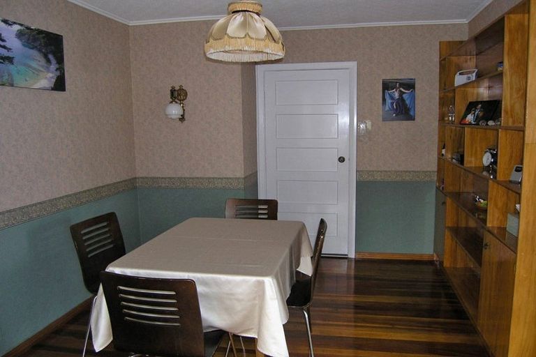 Photo of property in 27 Atiawa Crescent, Waiwhetu, Lower Hutt, 5010