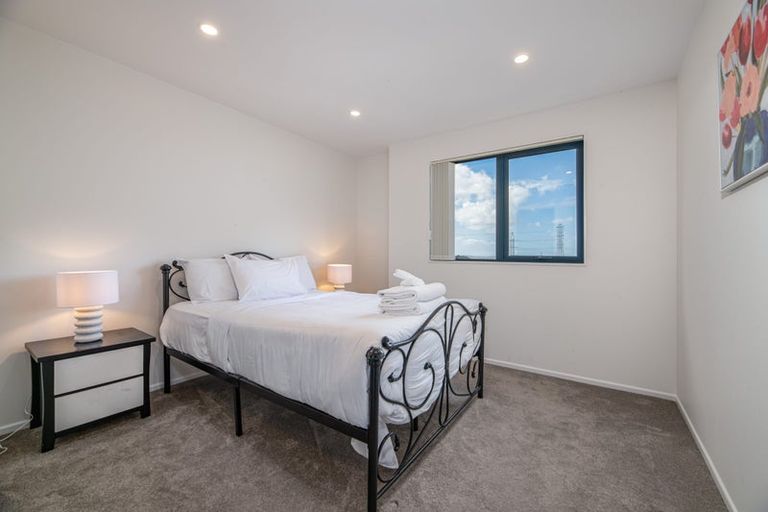 Photo of property in 43b/6 Waimumu Road, Massey, Auckland, 0614