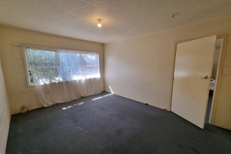 Photo of property in 2 Konini Road, Titirangi, Auckland, 0604