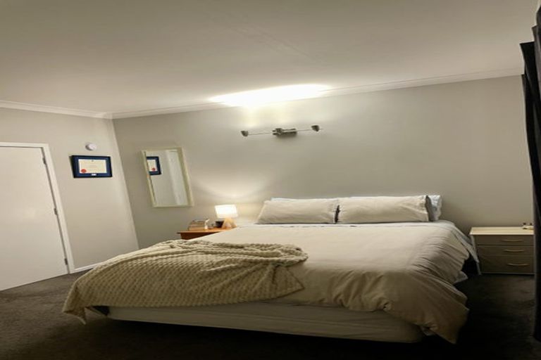 Photo of property in 10 Helen Street, Brooklyn, Wellington, 6021
