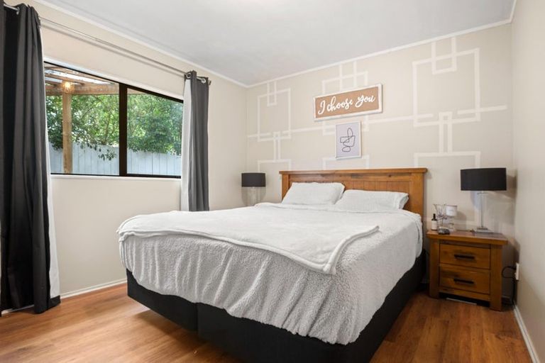 Photo of property in 2/6 Makora Road, Massey, Auckland, 0614
