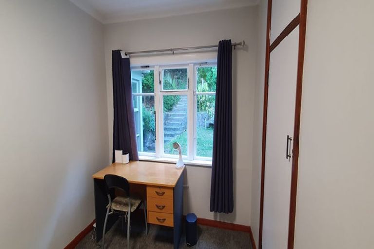 Photo of property in 70 Chamberlain Road, Karori, Wellington, 6012