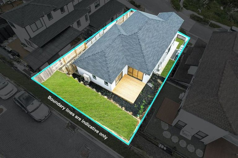 Photo of property in 5 Lawson Creek Street, Massey, Auckland, 0614