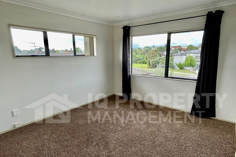 Photo of property in 35 Peninsula Road, Mangere, Auckland, 2022