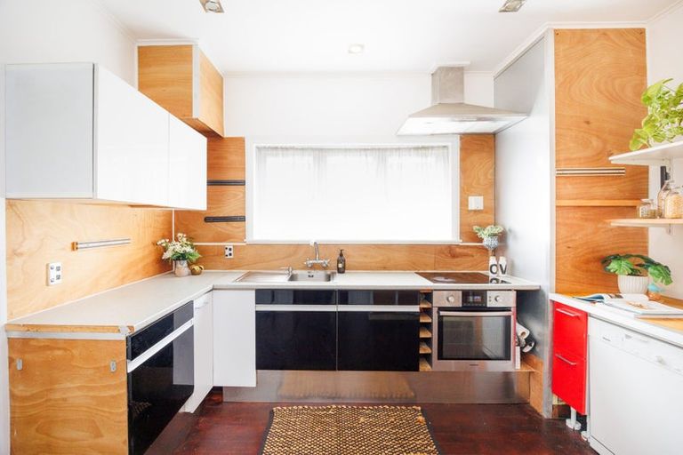 Photo of property in 210 College Street, West End, Palmerston North, 4412