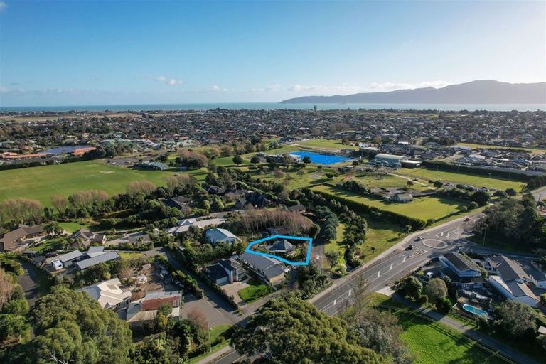 Photo of property in 206 Mazengarb Road, Paraparaumu, 5032