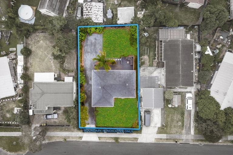 Photo of property in 15 Posa Avenue, Henderson, Auckland, 0612