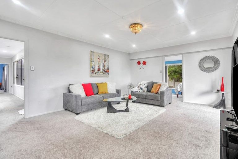Photo of property in 2/40 Churchill Avenue, Manurewa, Auckland, 2102
