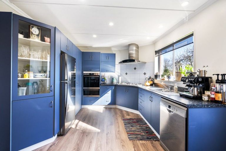 Photo of property in 11 Matai Place, Hawera, 4610