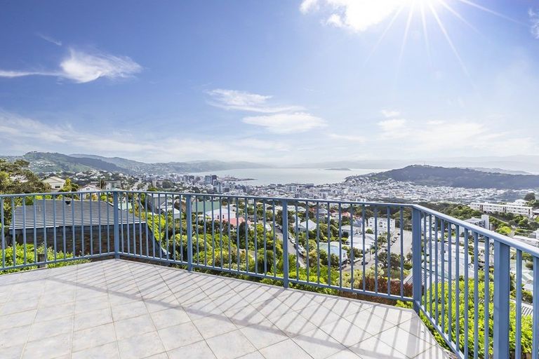 Photo of property in 33 Mitchell Street, Brooklyn, Wellington, 6021