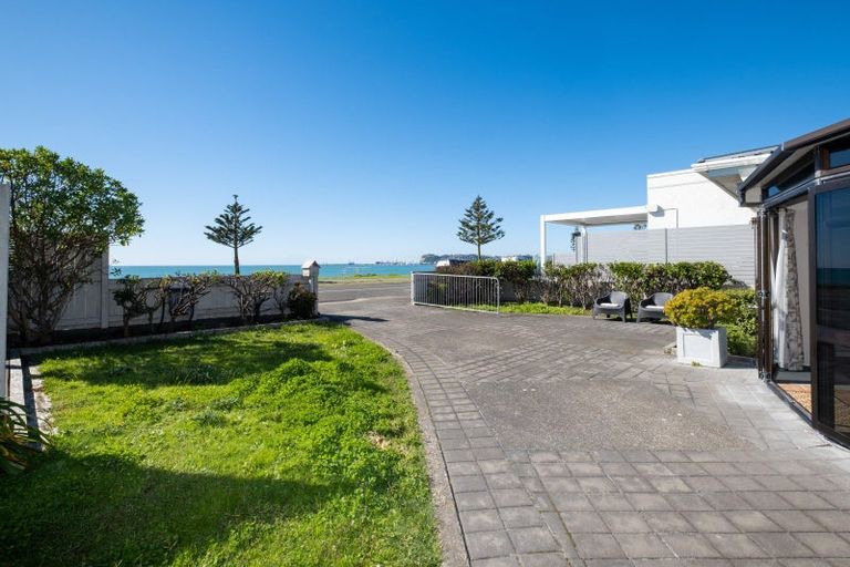 Photo of property in 71 The Esplanade, Westshore, Napier, 4110
