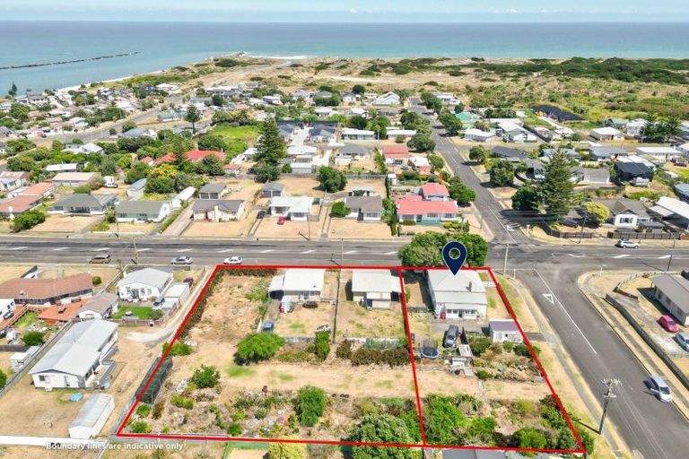 Photo of property in 18 Cornfoot Street, Castlecliff, Whanganui, 4501