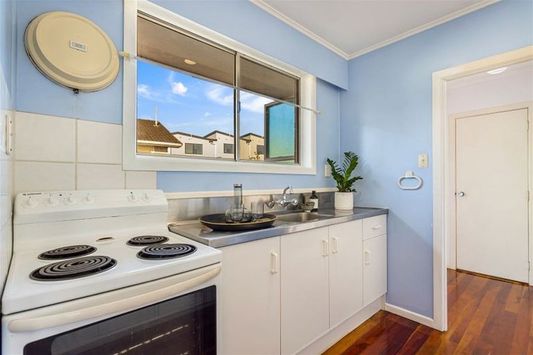 Photo of property in 2/61 Royal View Road, Te Atatu South, Auckland, 0610