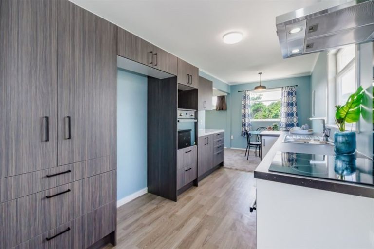 Photo of property in 6 Mazengarb Road, Paraparaumu Beach, Paraparaumu, 5032