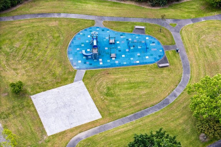Photo of property in 4 Shiraz Place, Henderson, Auckland, 0612