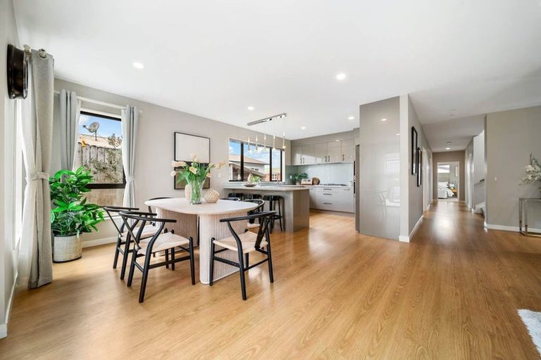 Photo of property in 674 East Coast Road, Pinehill, Auckland, 0630