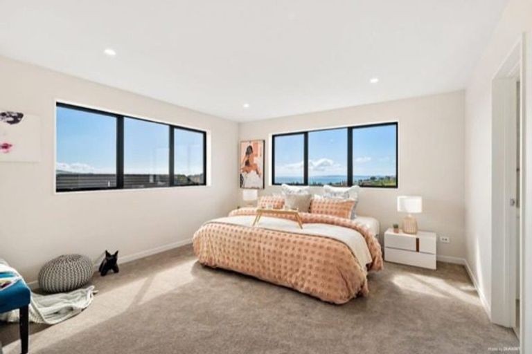 Photo of property in 13 Pacific Heights Road, Orewa, 0931