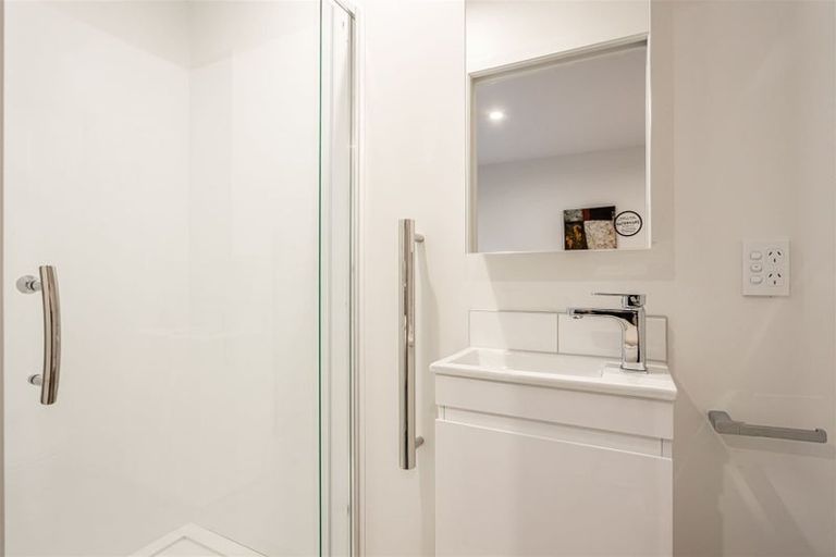 Photo of property in 3 Meg Lane, Glen Eden, Auckland, 0602