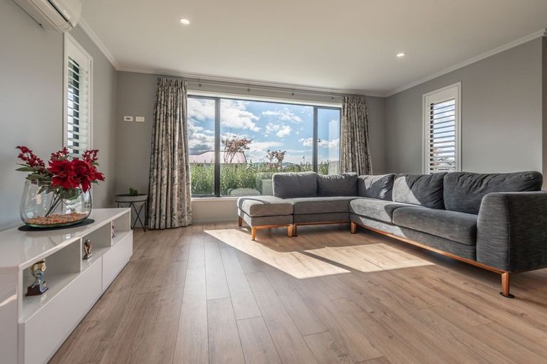 Photo of property in 33 Rose Leigh Drive, Cambridge, 3434