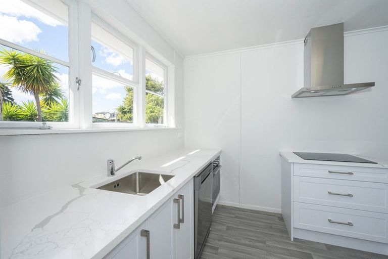 Photo of property in 494 Swanson Road, Ranui, Auckland, 0612