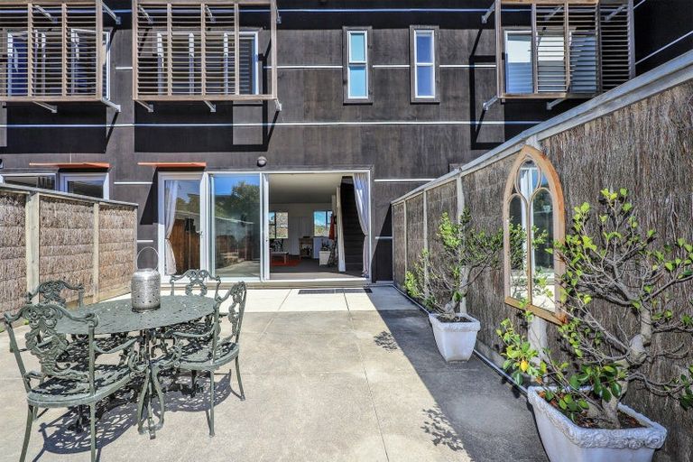 Photo of property in The Terraces, 10/9 Humber Street, Pandora, Napier, 4110