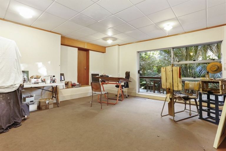 Photo of property in 138 Glenfield Road, Birkenhead, Auckland, 0626