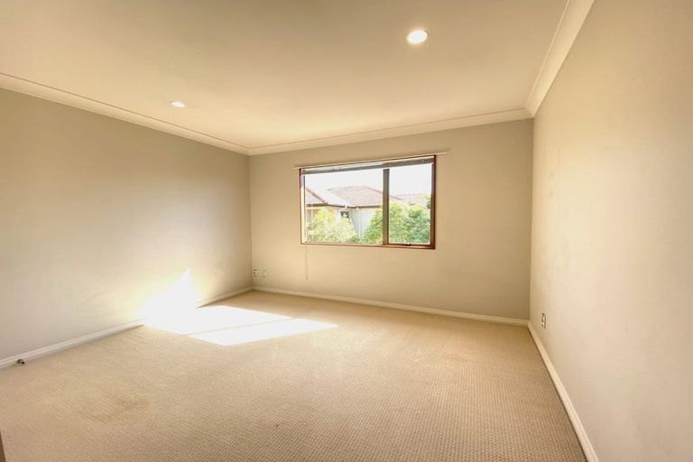 Photo of property in 15 Kaseng Place, East Tamaki Heights, Auckland, 2016