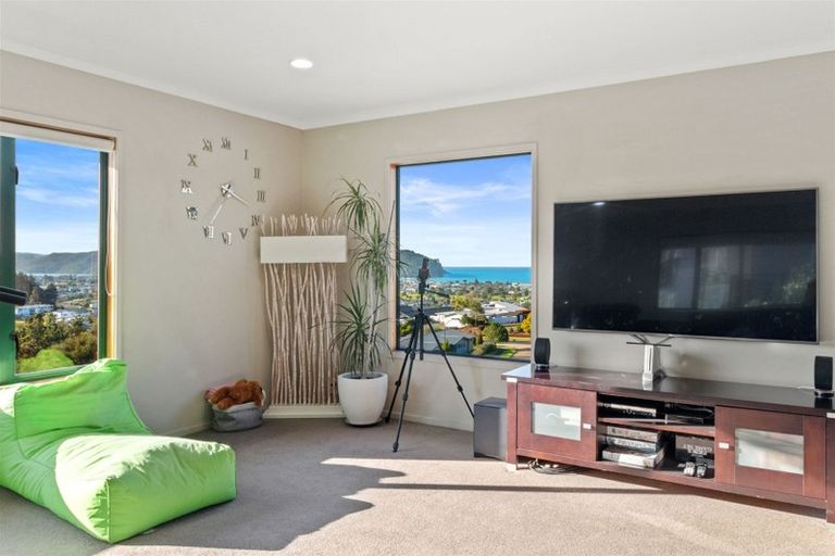 Photo of property in 111 Pacific View Drive, Whangamata, 3620