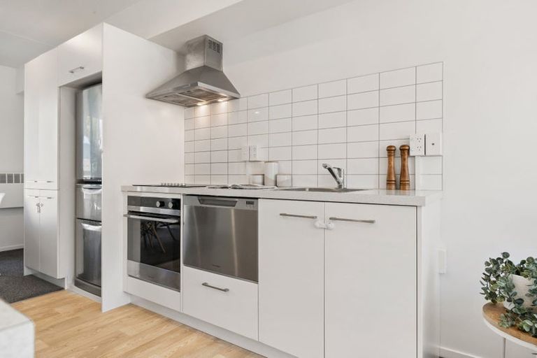 Photo of property in 13/14 Buffon Street, Waltham, Christchurch, 8023