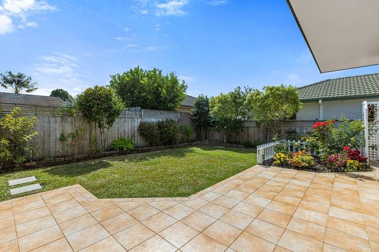 Photo of property in 12 Dan Tori Place, Orewa, 0931