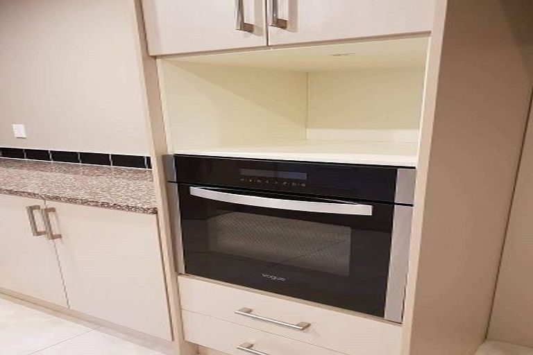 Photo of property in 20a Malmo Place, Massey, Auckland, 0614