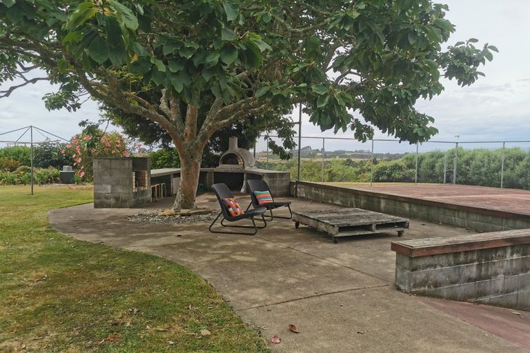 Photo of property in 223 Mataro Road, Onaero, Urenui, 4375