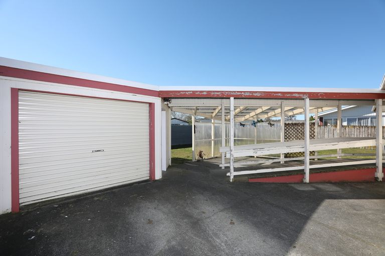 Photo of property in 42 Robinson Crescent, Westbrook, Palmerston North, 4412