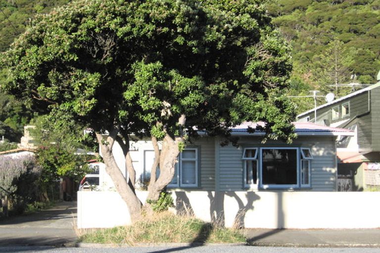 Photo of property in 55 Oroua Street, Eastbourne, Lower Hutt, 5013