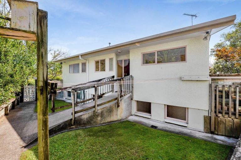Photo of property in 64 Waiwaka Terrace, Strandon, New Plymouth, 4312