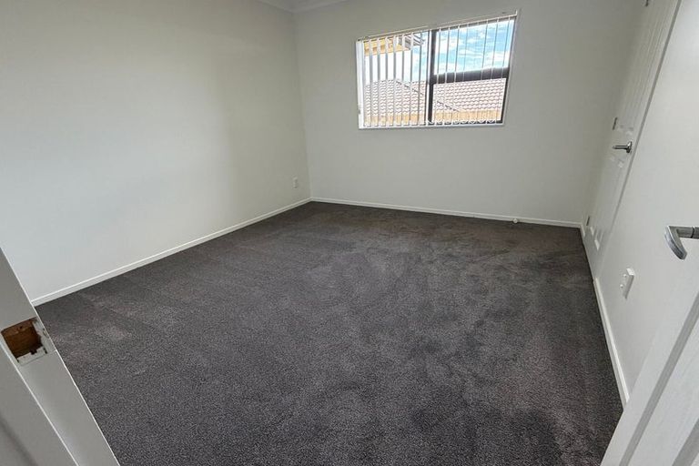 Photo of property in 12 Keri Vista Rise, Papakura, 2110