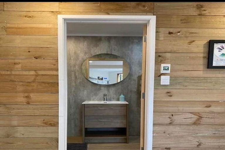 Photo of property in 5 Wakanui Street, Birkenhead, Auckland, 0626