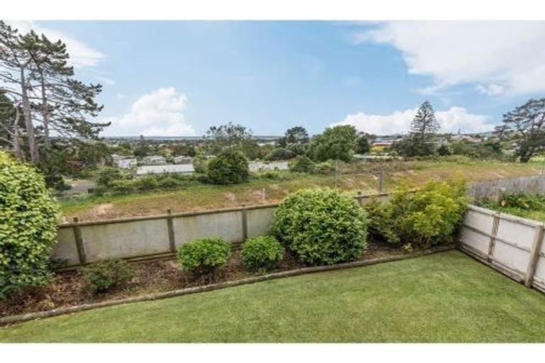 Photo of property in 75a/2 West Coast Road, Glen Eden, Auckland, 0602