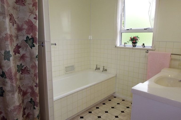 Photo of property in 55 Broadway, Stratford, 4332