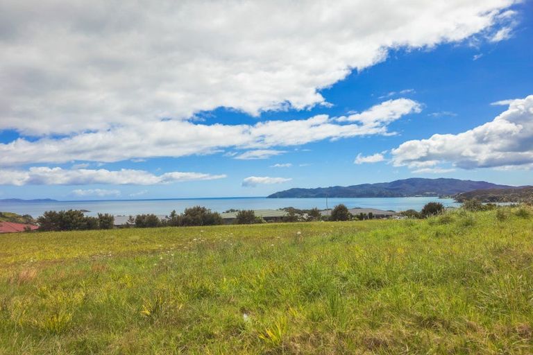 Photo of property in 8 Freyja Crescent, Coopers Beach, 0420