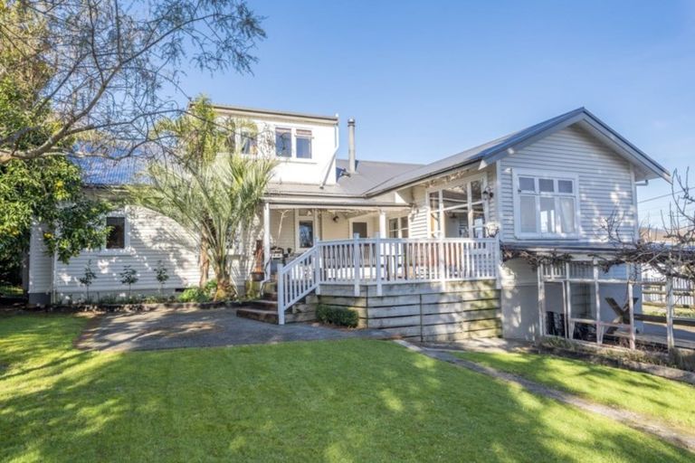 Photo of property in 97 Weraroa Road, Levin, 5510
