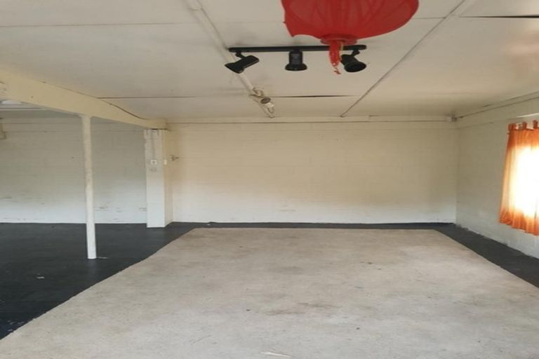 Photo of property in 21 Merchant Avenue, Te Atatu South, Auckland, 0610