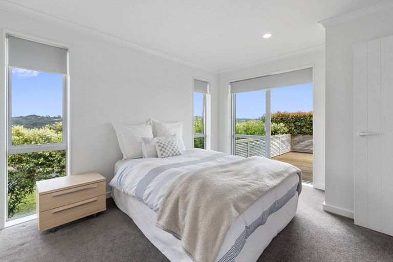 Photo of property in 156 Kittiwake Drive, Schnapper Rock, Auckland, 0632