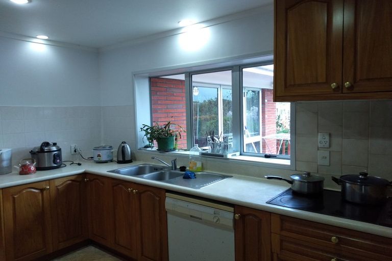 Photo of property in 17 Wilbur Place, Pakuranga Heights, Auckland, 2010